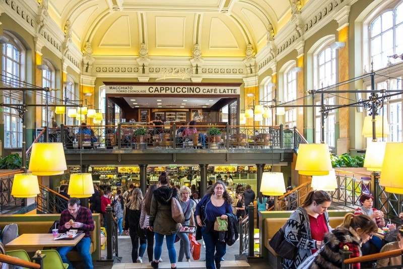 Gary-Schultz_The-posh-McDonalds-in-Budapest